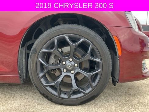 Used 2019 Chrysler 300 S w/ Safetytec Plus Group image 10