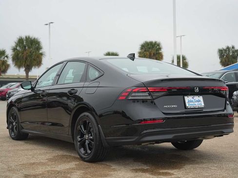 Used 2025 Honda Accord SE image 4