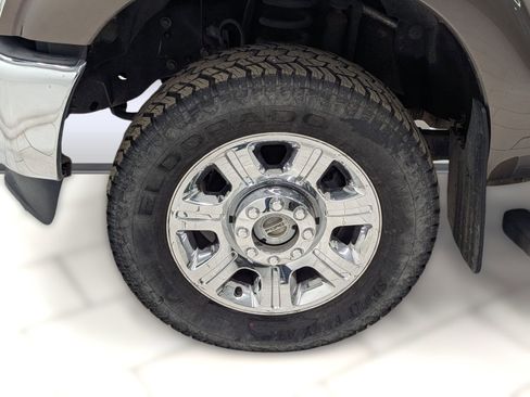 Used 2016 Ford F250 Lariat w/ Chrome Package image 9