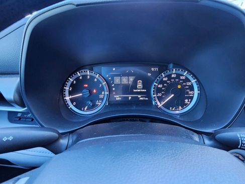 Used 2023 Toyota Highlander L image 12