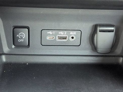 Used 2024 Nissan Sentra SR w/ SR Premium Package FWD image 28