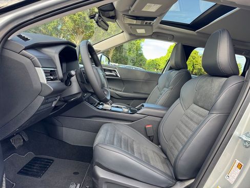 New 2025 Mitsubishi Outlander SE image 14