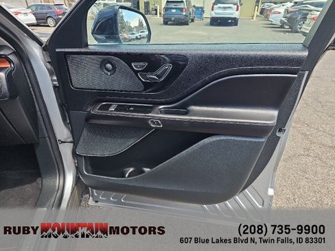 Used 2024 Lincoln Aviator Reserve AWD/4WD image 36