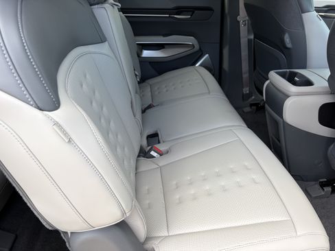 New 2026 Kia EV9 Wind AWD/4WD image 11