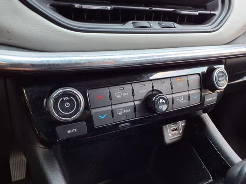 Used 2022 Jeep Compass Limited image 30