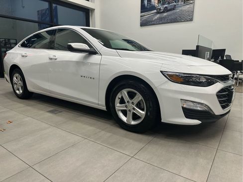 Used 2024 Chevrolet Malibu LT image 3