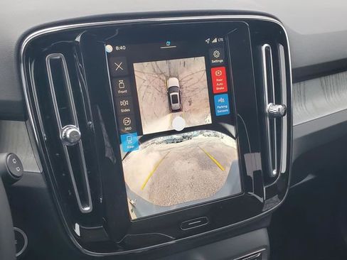 New 2026 Volvo XC40 B5 Plus w/ Protection Package Premier image 21