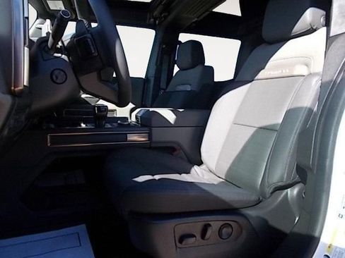 New 2025 GMC Hummer EV 2X w/ Extreme Off-Road Package image 11