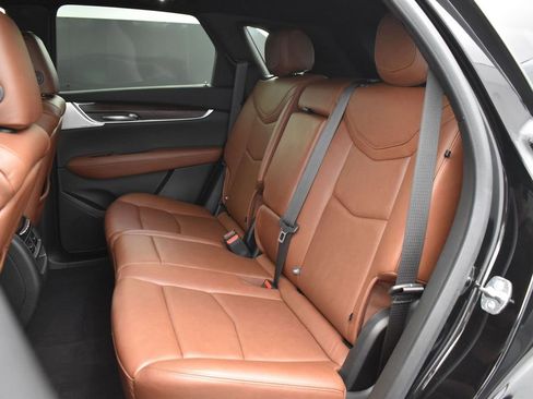 Certified 2024 Cadillac XT5 Premium Luxury w/ LPO, Floor Liner Package image 26