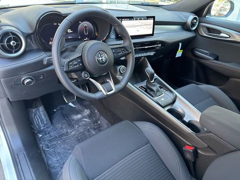 Used 2025 Alfa Romeo Tonale image 15