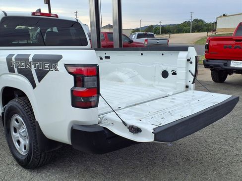 Used 2022 Nissan Frontier S w/ Technology Package image 16