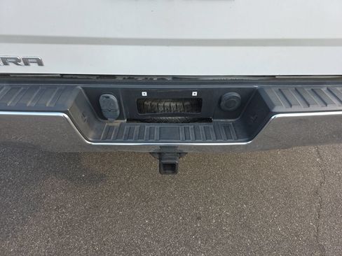Used 2017 GMC Sierra 1500 SLE w/ Suspension Package, Off-Road AWD/4WD image 8