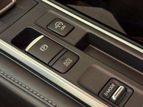 Used 2023 Nissan Pathfinder SL image 36