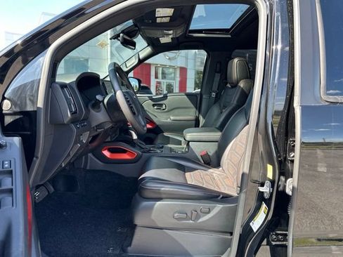 Used 2025 Nissan Frontier PRO-4X w/ Pro Premium Package AWD/4WD image 11
