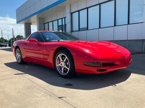 Used 2000 Chevrolet Corvette Coupe w/ Roof Pkg RWD image 21