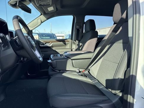 New 2026 GMC Sierra 1500 SLE image 11