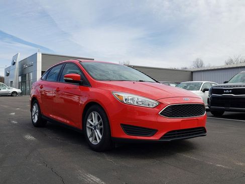 Used 2015 Ford Focus SE image 3
