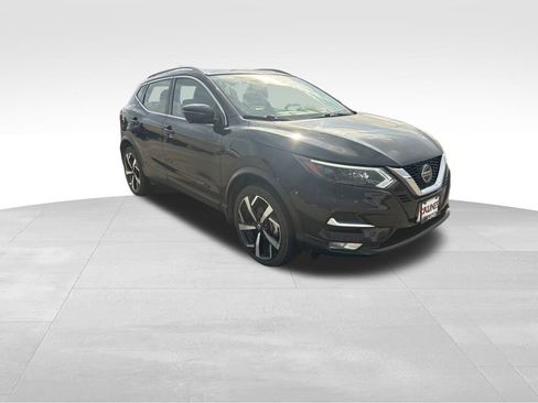 Used 2022 Nissan Rogue Sport SL w/ Premium Package image 4