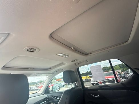 Used 2021 Chevrolet Traverse Premier w/ LPO, Floor Liner Package AWD/4WD image 35