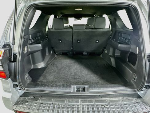 Used 2025 Toyota 4Runner SR5 AWD/4WD image 30