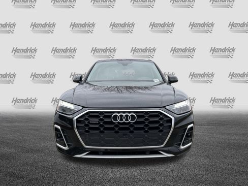 Used 2022 Audi Q5 2.0T Premium w/ Convenience Package image 3