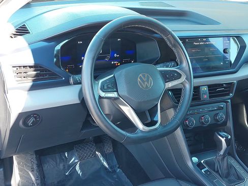 Used 2022 Volkswagen Taos SE image 15