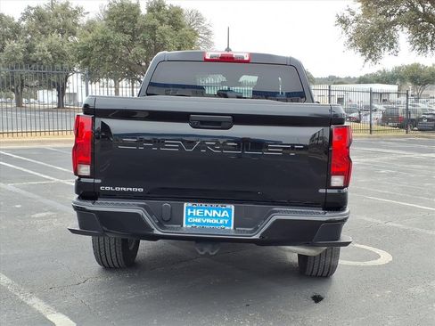 Used 2024 Chevrolet Colorado W/T image 9