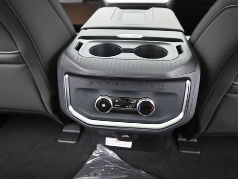 New 2025 Ford Expedition Active RWD image 12
