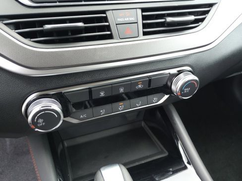 New 2025 Nissan Altima 2.5 SR image 17