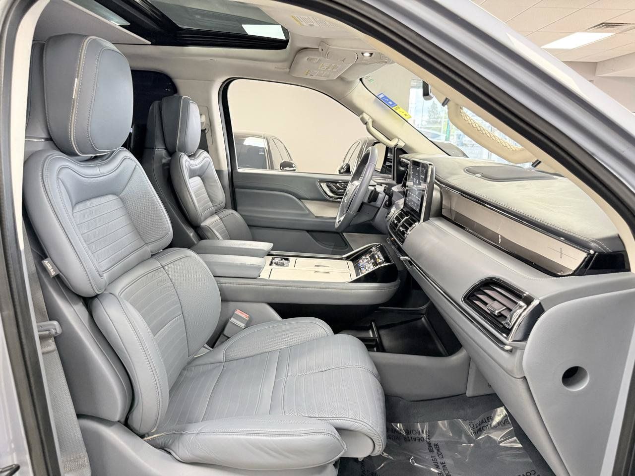 Used 2018 Lincoln Navigator Black Label AWD/4WD image 26