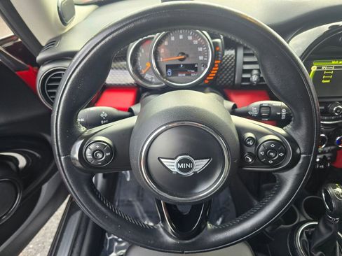 Used 2017 MINI Cooper S image 19