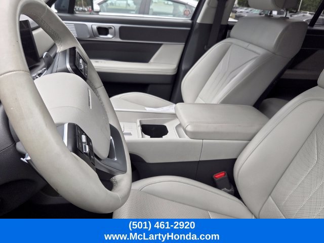 Used 2025 Hyundai Santa Fe SEL FWD image 9