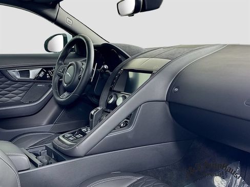 Used 2017 Jaguar F-TYPE SVR AWD/4WD image 37