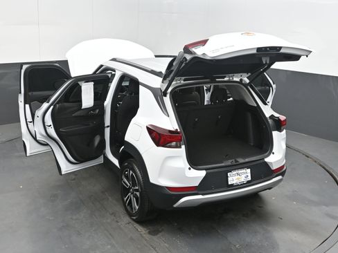 Used 2024 Chevrolet TrailBlazer LT w/ Convenience Package AWD/4WD image 45