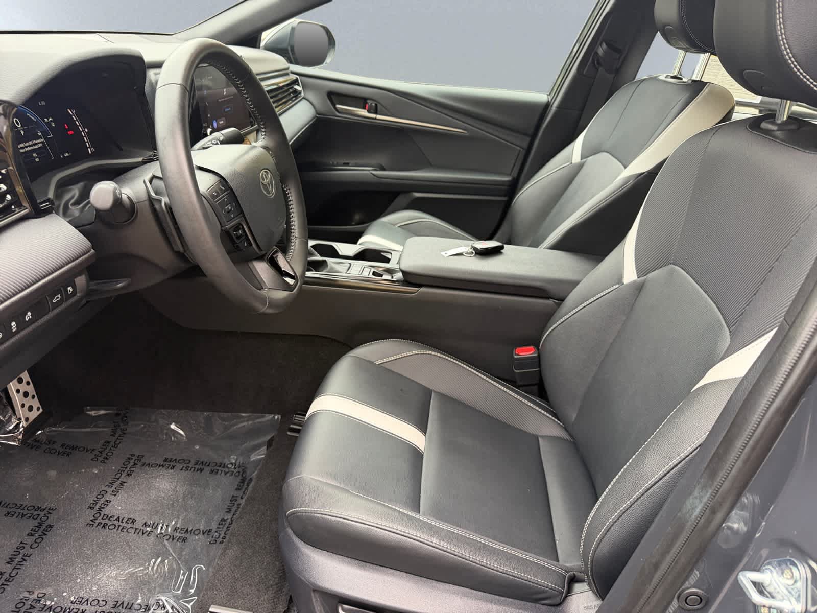 Used 2026 Toyota Camry SE FWD image 15