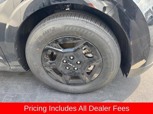 Certified 2026 Kia Carnival FWD image 2