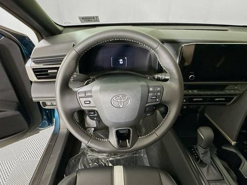 Used 2026 Toyota Camry SE FWD image 11