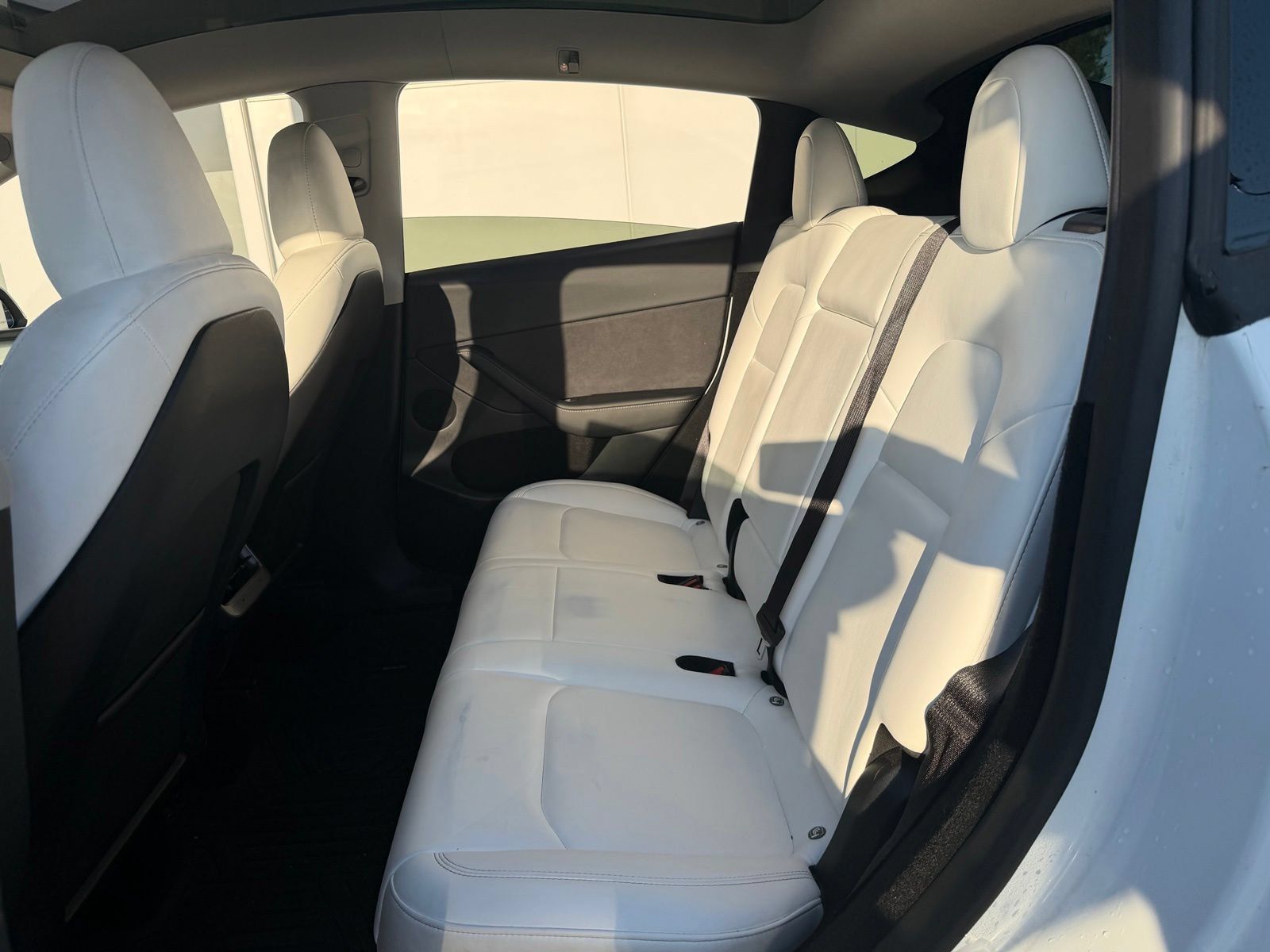 Used 2024 Tesla Model Y Long Range AWD/4WD image 17