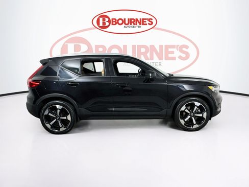 Used 2019 Volvo XC40 T5 Momentum AWD/4WD image 9