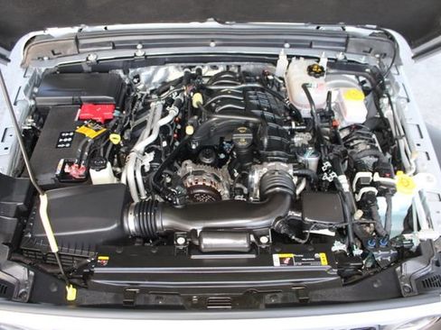 Used 2024 Jeep Wrangler Sport S image 28