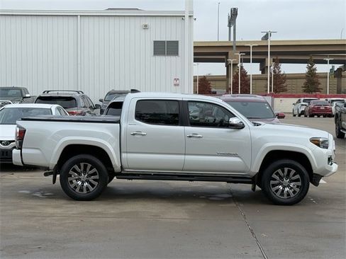 Used 2023 Toyota Tacoma Limited image 3