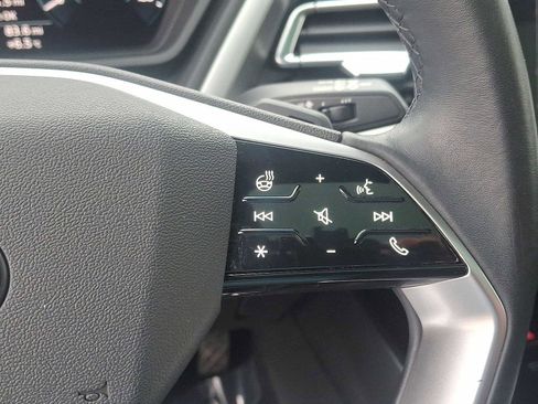 Used 2022 Audi Q4 e-tron Premium Plus image 18