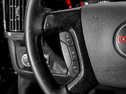 Used 2023 GMC Savana 2500 image 41