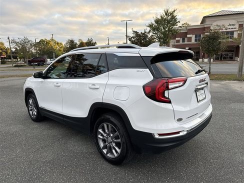 Used 2024 GMC Terrain SLT image 5