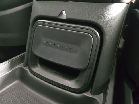 Used 2022 Rivian R1T Launch Edition image 31