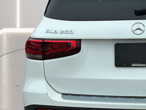 Used 2023 Mercedes-Benz GLB 250 image 29