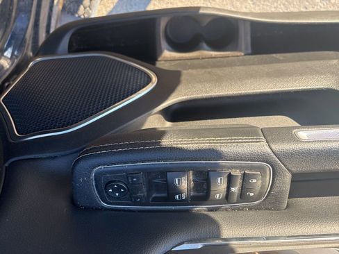 Used 2019 RAM 1500 Laramie w/ Sport Appearance Package image 9