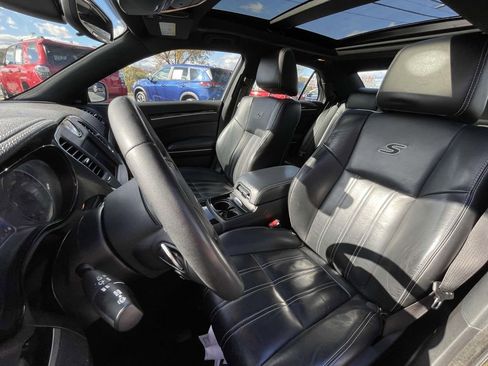 Used 2023 Chrysler 300 S image 27