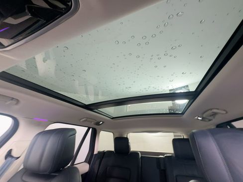 Used 2018 Land Rover Range Rover HSE image 14