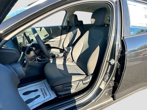 New 2025 Kia K4 LXS image 19